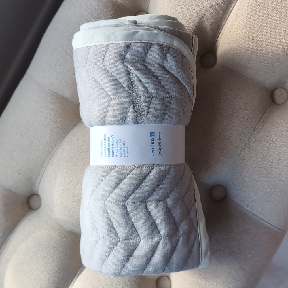 New Saks Fifth Avenue Day Blanket